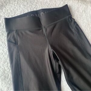 Under Armour black ankle compression leggings athletic running womens size small